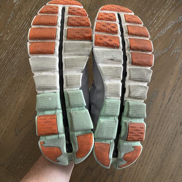 On Running Cloud Shoes Womens Size 9.5 Lightweight Swiss 35.98208 Running - Picture 8 of 8